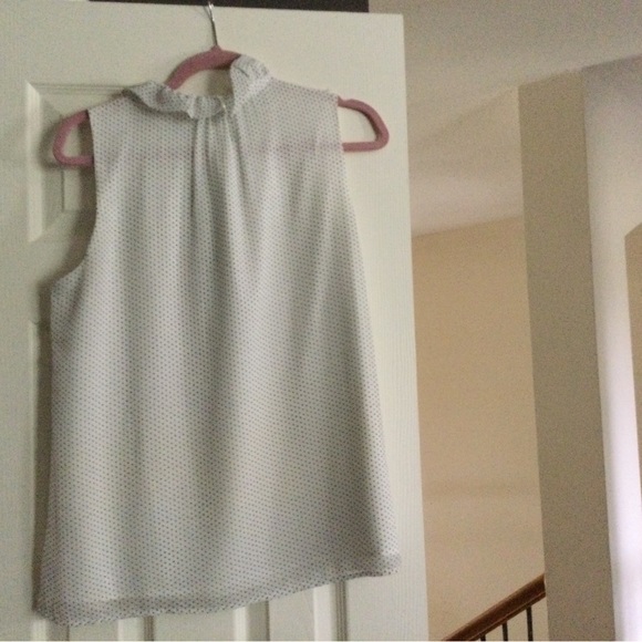 Vintage Petite Banana Republic Sleeveless Swiss Dot Blouse - Picture 3 of 7